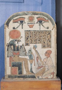 Stela af harpespilleren Djedkhonsuiuefankh, egyptisk, tredje mellemperiode, (stukket og malet træ)